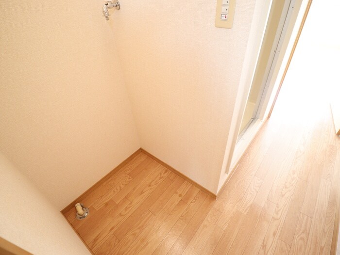 物件内観写真17　(洗濯機置場)