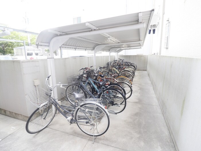 物件外観写真5　(駐輪場)