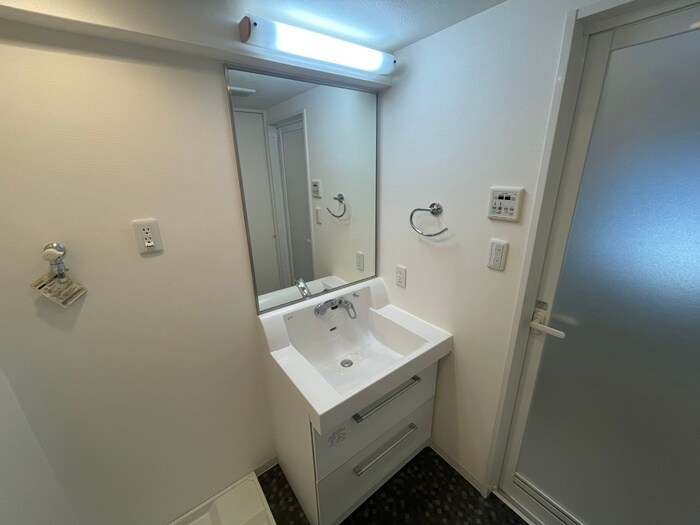 物件内観写真12　(洗面)