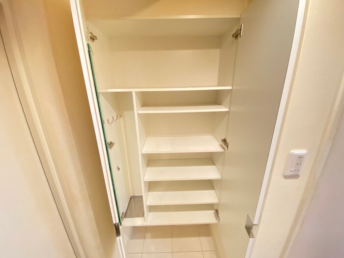 物件内観写真18　(靴箱)