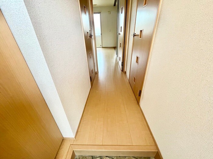 物件内観写真19　(廊下)