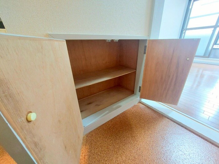物件内観写真15　(靴箱)