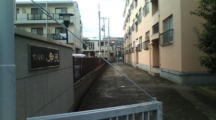 物件外観写真3　(駐車場)