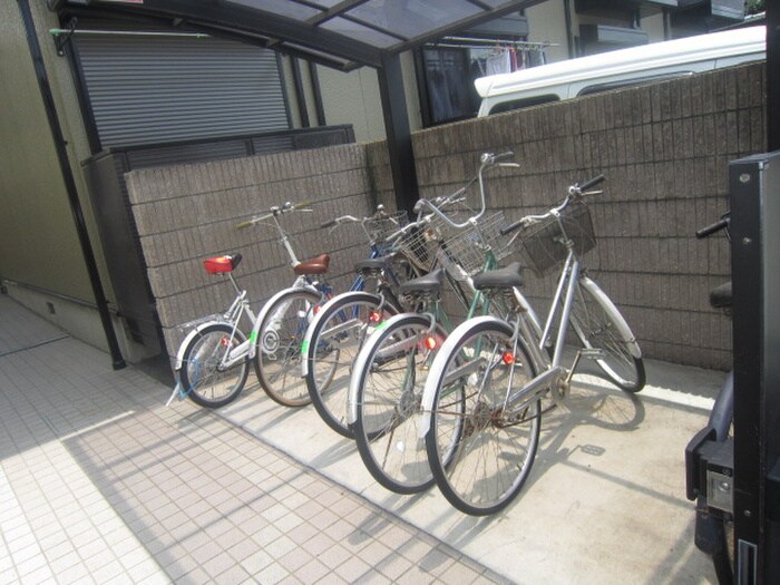 物件外観写真3　(駐輪場)