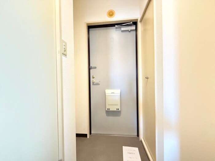 物件内観写真15　(玄関)