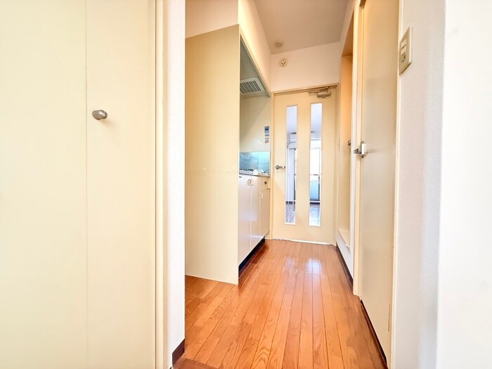 物件内観写真17　(廊下)