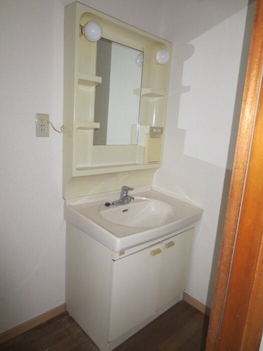 物件内観写真8　(洗面)