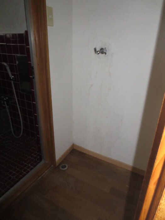 物件内観写真10　(洗濯機置場)