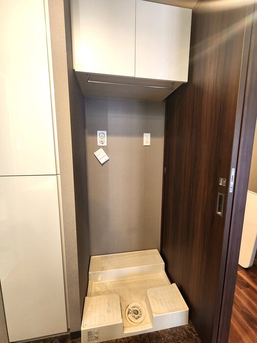 物件内観写真12　(洗濯機置場)