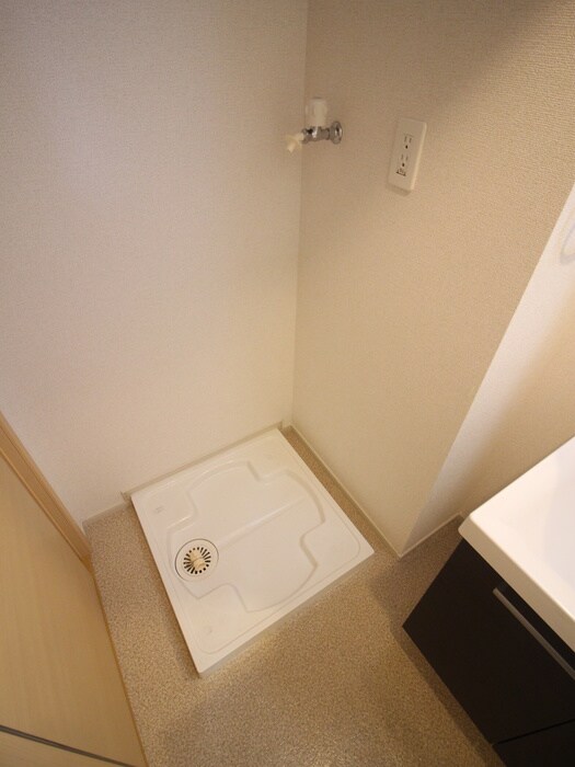 物件内観写真11　(洗濯機置場)