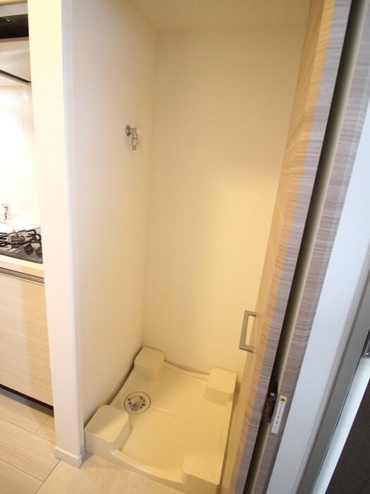 物件内観写真10　(洗濯機置場)