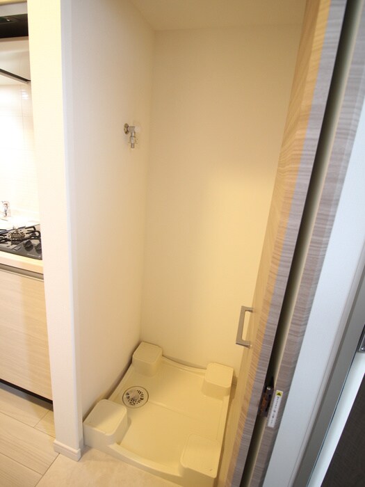 物件内観写真11　(洗濯機置場)