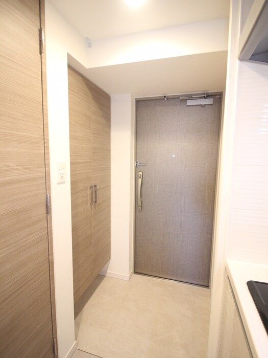 物件内観写真18　(玄関)