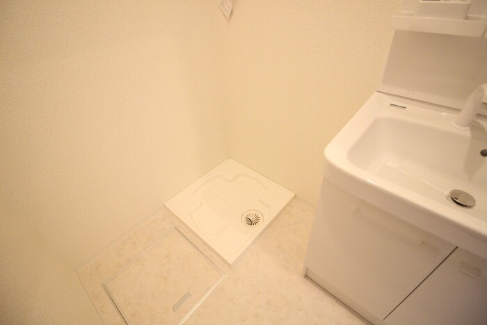 物件内観写真10　(洗濯機置場)