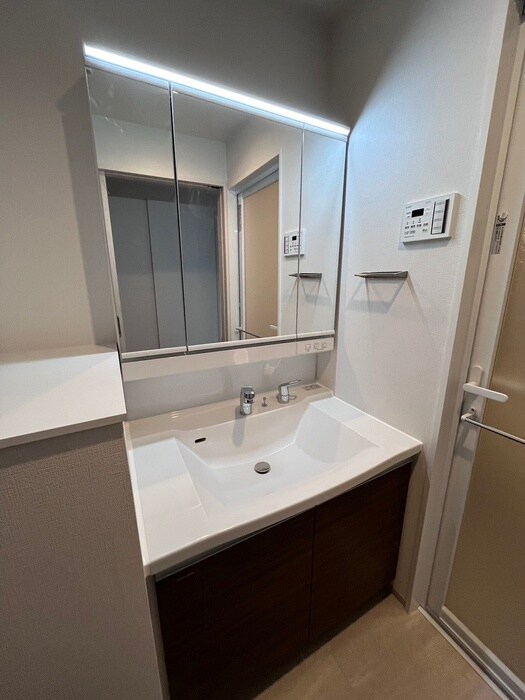 物件内観写真8　(洗面)