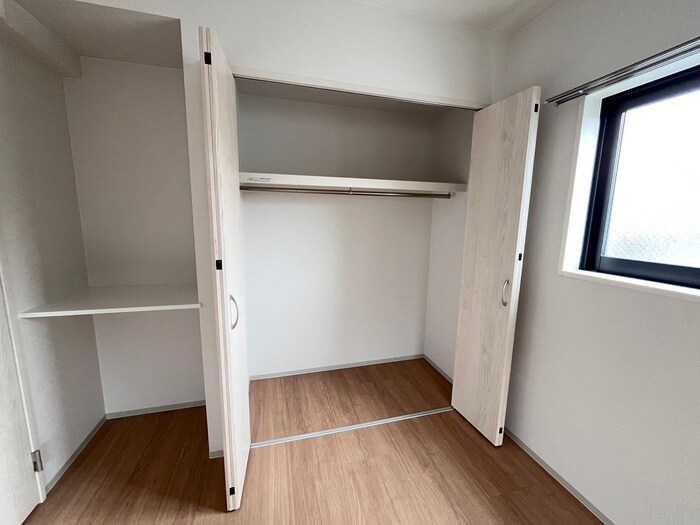 物件内観写真12　(収納)