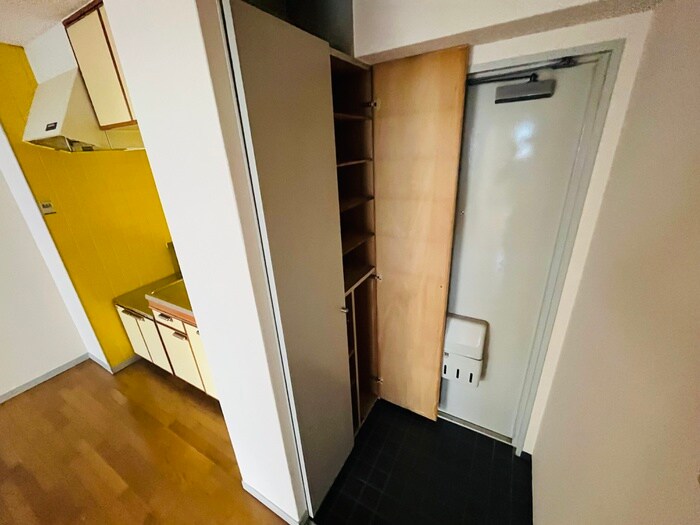 物件内観写真14　(靴箱)