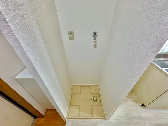 物件内観写真14　(洗濯機置場)