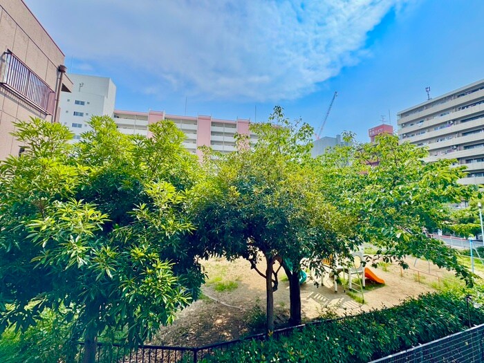 物件内観写真16　(室内からの展望)