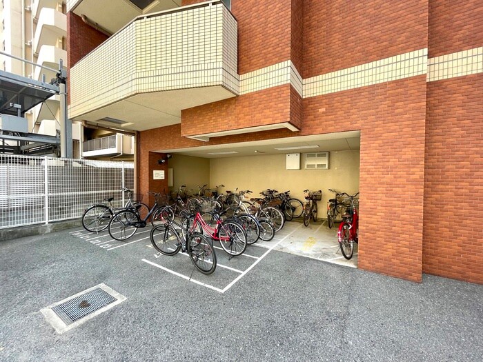 物件外観写真6　(駐輪場)
