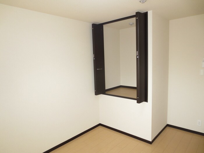 物件内観写真12　(収納)