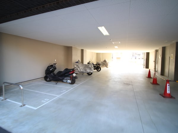 バイク置き場