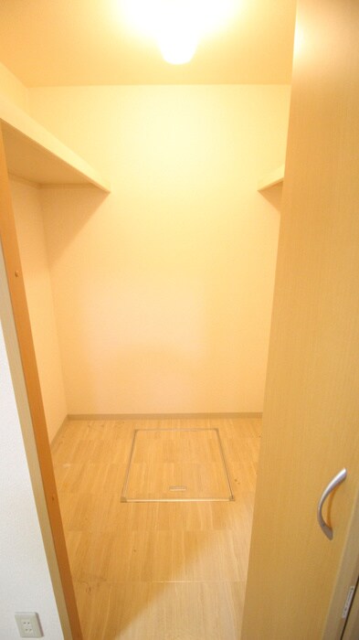 物件内観写真11　(収納)