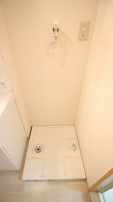 物件内観写真15　(洗濯機置場)