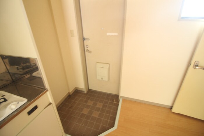 物件内観写真12　(玄関)