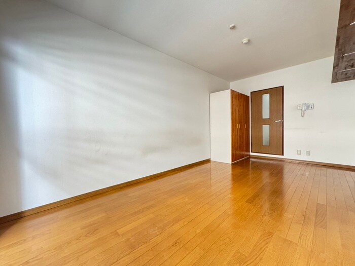 物件内観写真1　(居室)