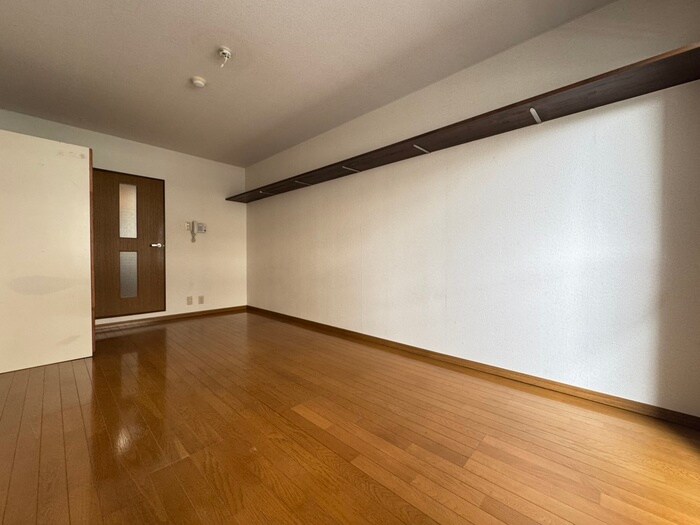 物件内観写真2　(居室)