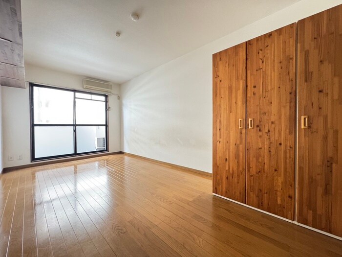 物件内観写真3　(居室)