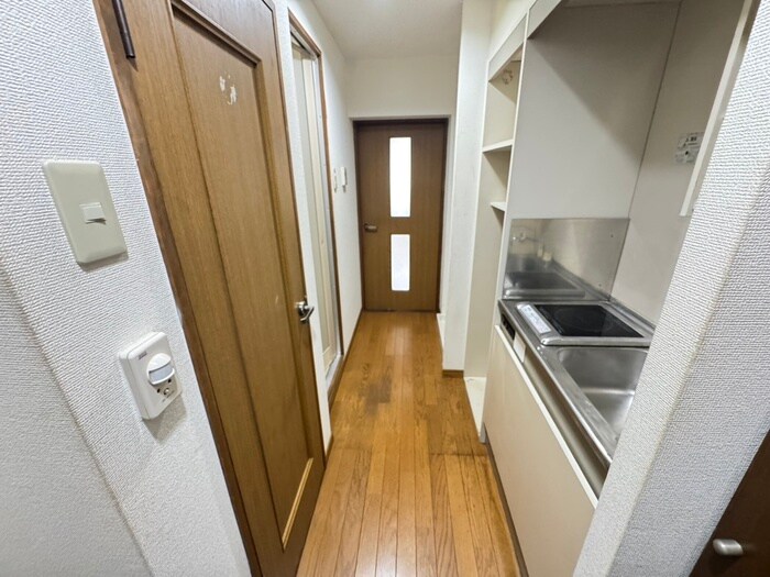 物件内観写真9　(廊下)