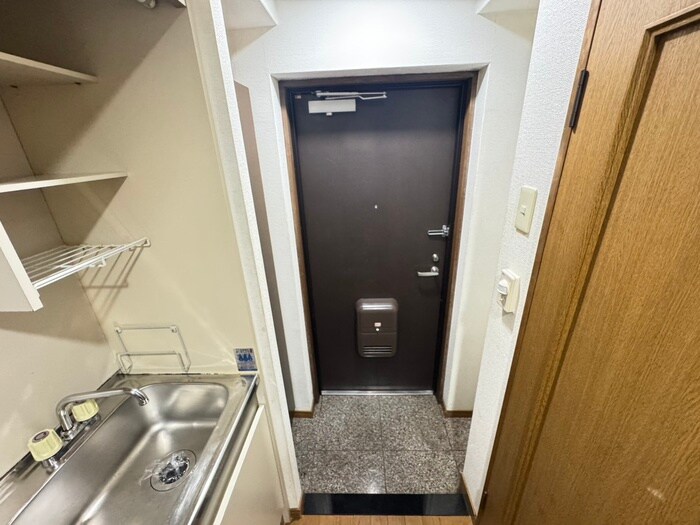 物件内観写真10　(玄関)