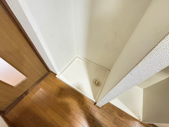 物件内観写真12　(洗濯機置場)