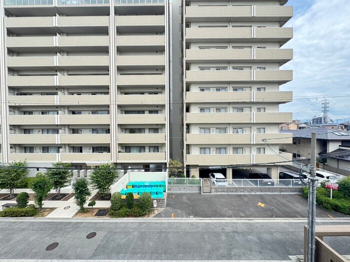 物件内観写真16　(室内からの展望)