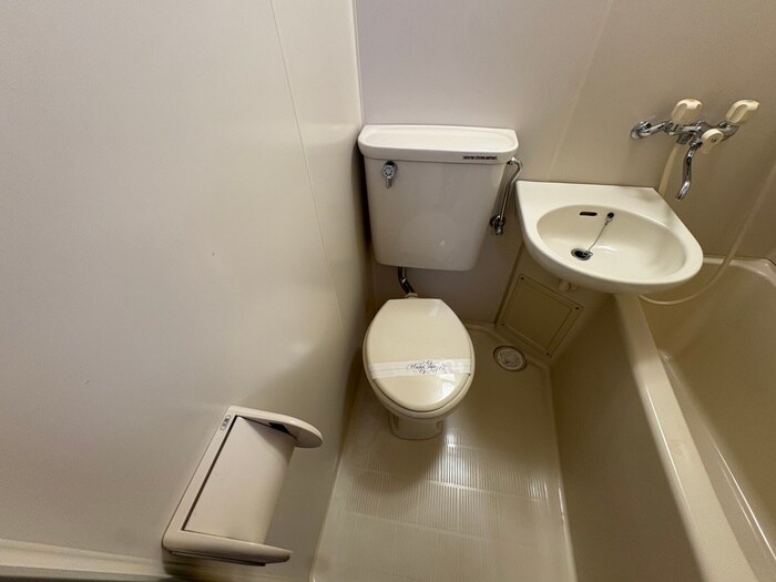 物件内観写真5　(トイレ)