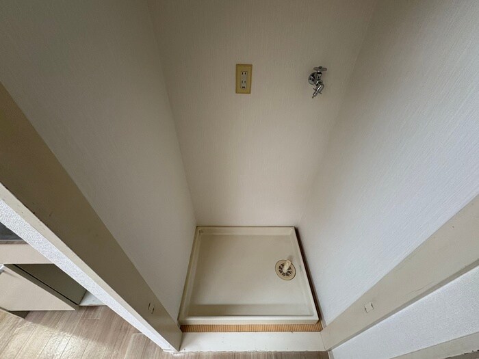 物件内観写真13　(洗濯機置場)