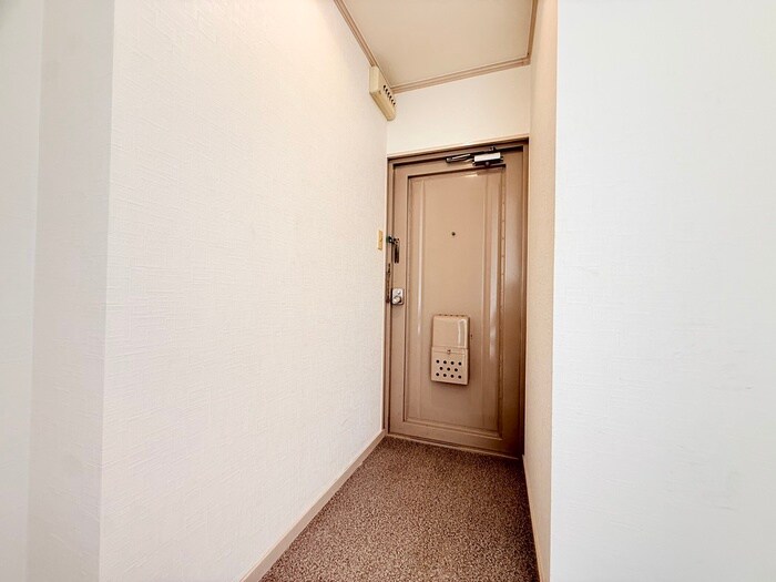 物件内観写真15　(玄関)