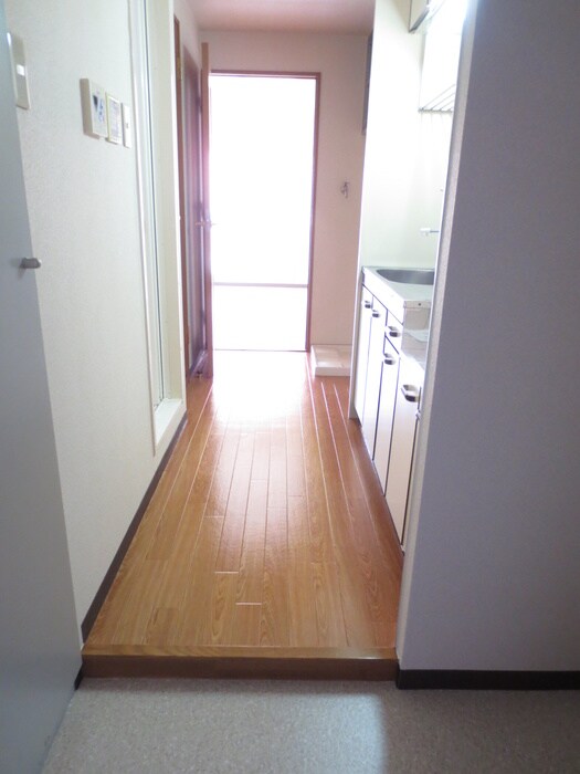 物件内観写真7　(廊下)