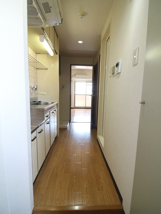 物件内観写真12　(廊下)