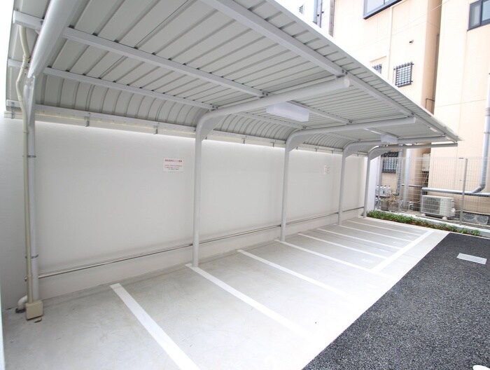 物件外観写真6　(バイク置き場)