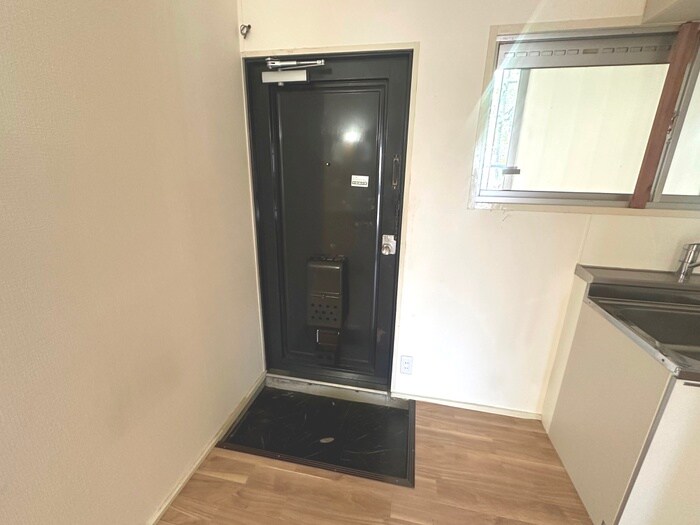 物件内観写真19　(玄関)