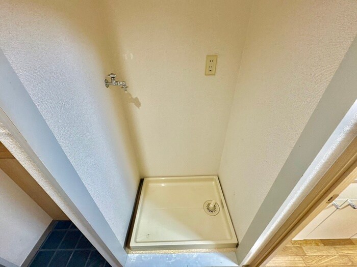 物件内観写真10　(洗濯機置場)