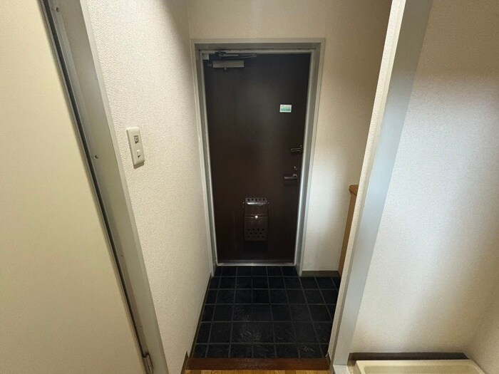 物件内観写真17　(玄関)