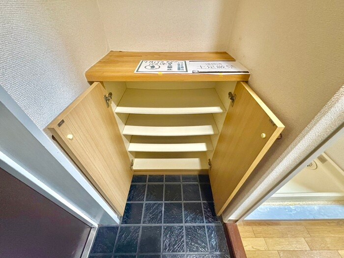 物件内観写真18　(靴箱)