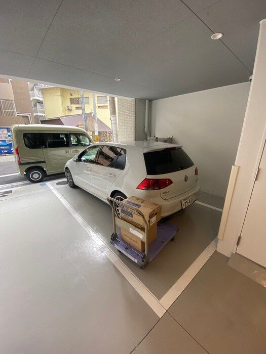 物件外観写真5　(駐車場)