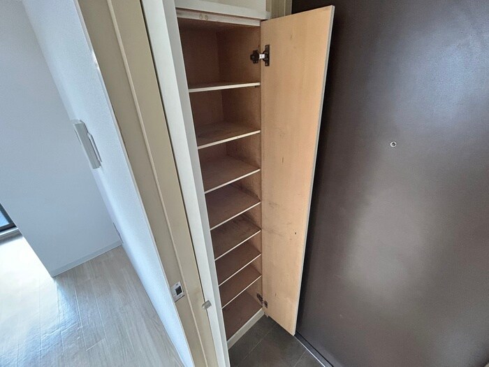 物件内観写真8　(靴箱)