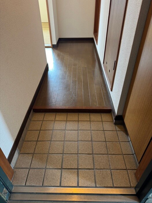 物件内観写真17　(玄関)