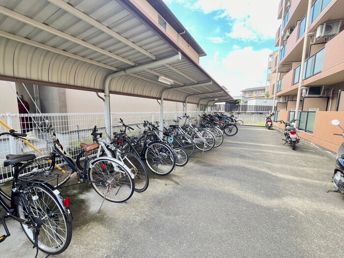 物件外観写真3　(駐輪場)